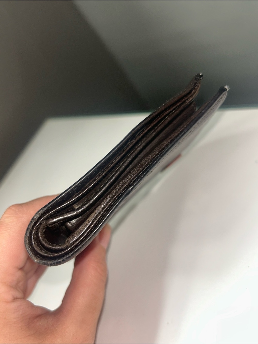 Vintage Gucci Dark Brown Leather G logo Bifold - Picture 14 of 15